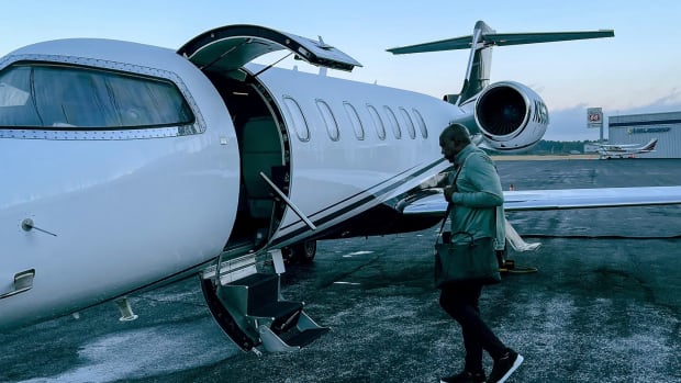 MelTuckerPlane